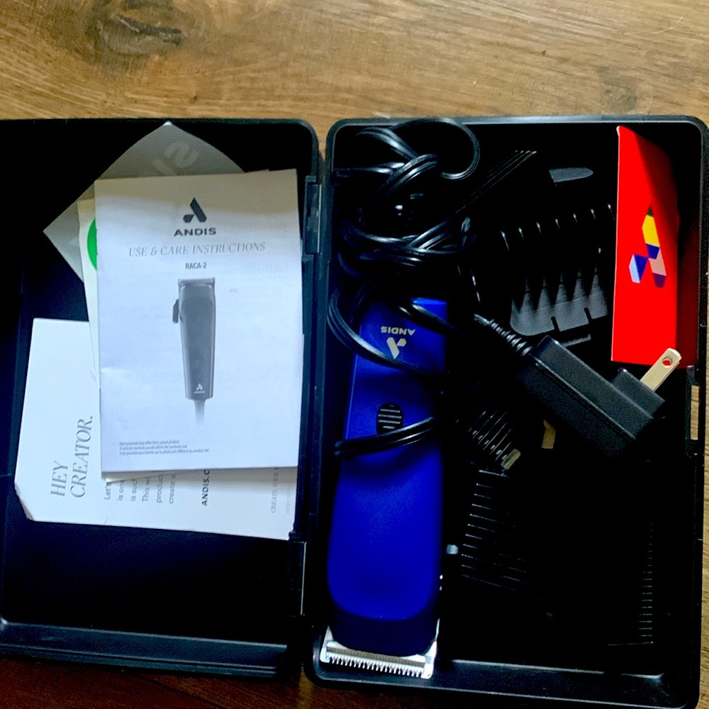 I’m selling blue hair clippers
